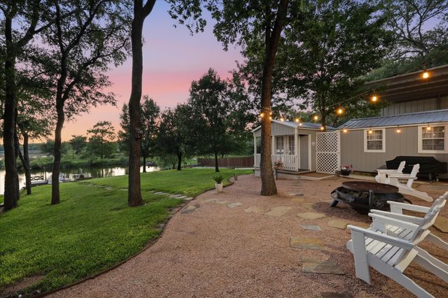 1616 Woodview Drive, Alvarado, TX 76009