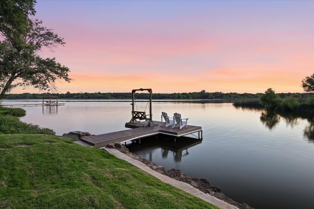 1616 Woodview Drive, Alvarado, TX 76009