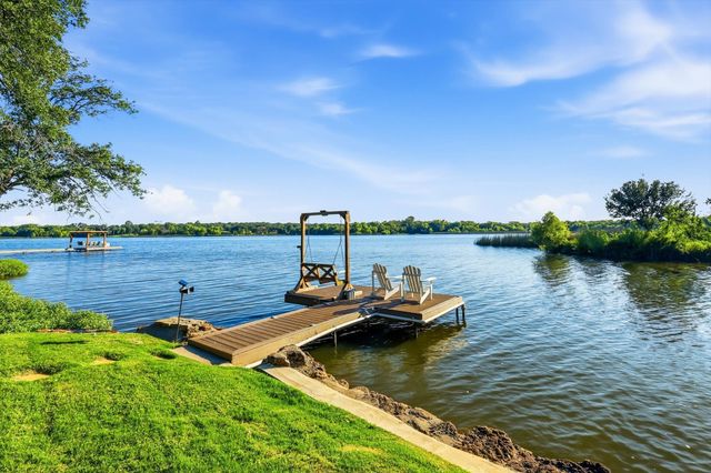 1616 Woodview Drive, Alvarado, TX 76009