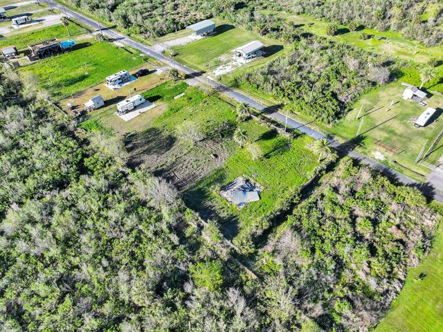 1029 Canal, Gilchrist, TX 77617