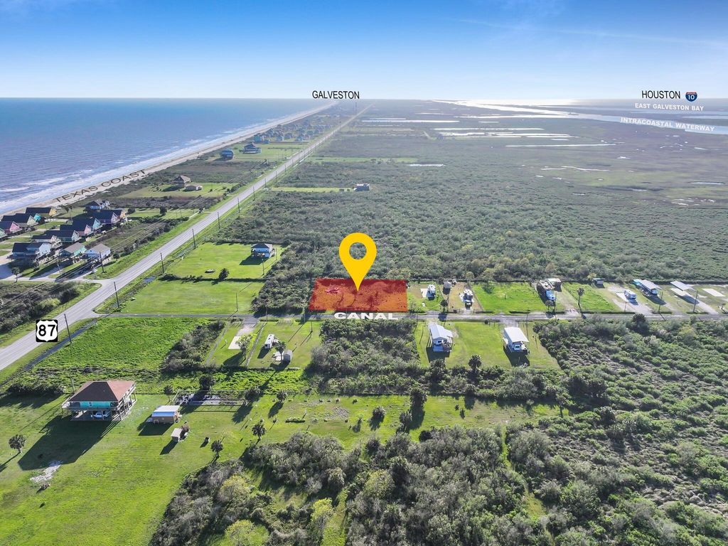 1029 Canal, Gilchrist, TX 77617