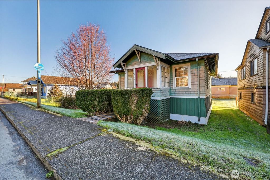 704 Lincoln Street, Hoquiam, WA 98550
