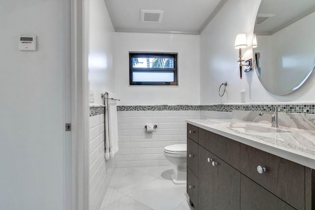 226 Chilean Avenue 4, Palm Beach, FL 33480