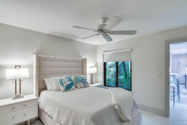 226 Chilean Avenue 4, Palm Beach, FL 33480