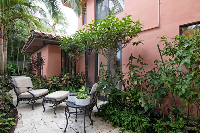 226 Chilean Avenue 4, Palm Beach, FL 33480