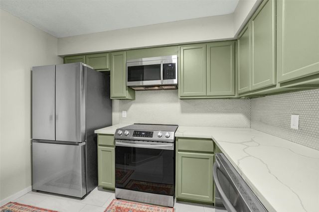 2501 Gulf Freeway 258C, Dickinson, TX 77539