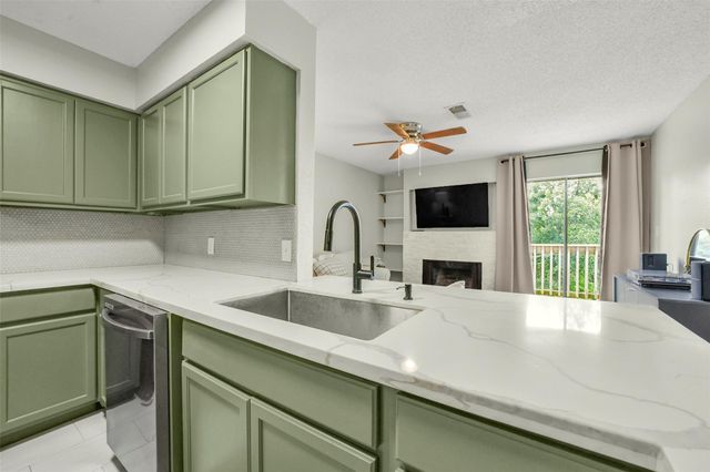 2501 Gulf Freeway 258C, Dickinson, TX 77539