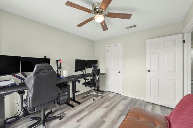 2501 Gulf Freeway 258C, Dickinson, TX 77539