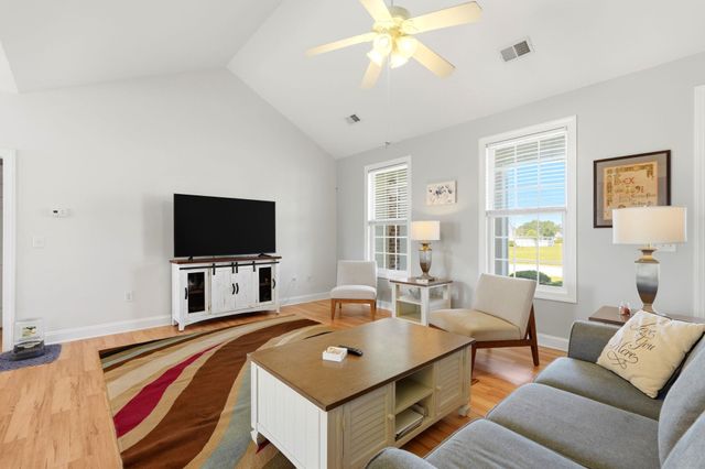 262 Oak Landing Dr., Conway, SC 29527