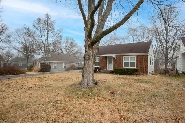 6105 Granada Street, Fairway, KS 66205