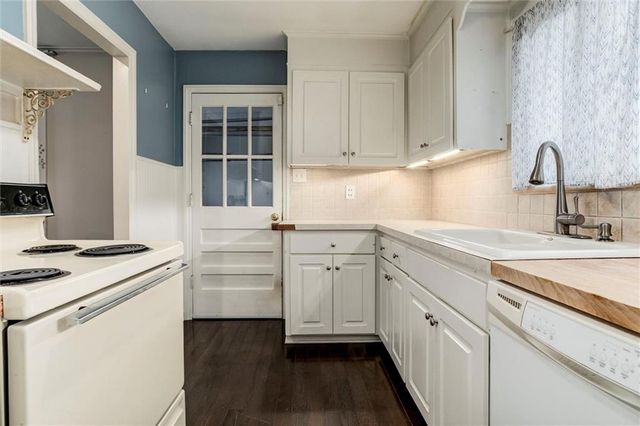 6105 Granada Street, Fairway, KS 66205