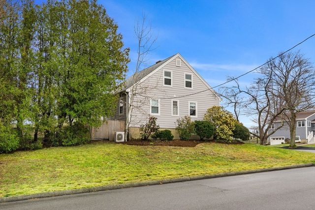 2 Girdler Road, Marblehead, MA 01945