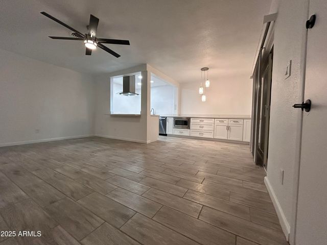 3416 N 44TH Street 10, Phoenix, AZ 85018