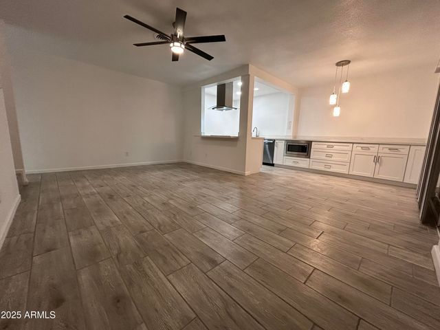 3416 N 44TH Street 10, Phoenix, AZ 85018