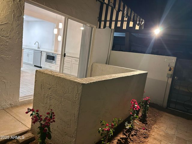 3416 N 44TH Street 10, Phoenix, AZ 85018