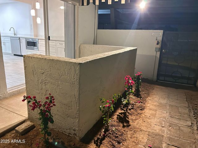 3416 N 44TH Street 10, Phoenix, AZ 85018