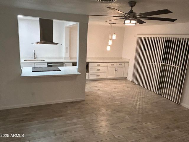 3416 N 44TH Street 10, Phoenix, AZ 85018