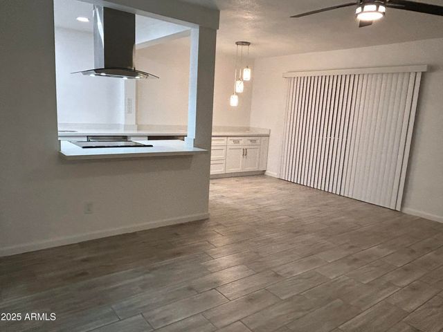 3416 N 44TH Street 10, Phoenix, AZ 85018