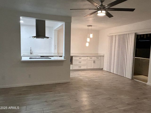 3416 N 44TH Street 10, Phoenix, AZ 85018