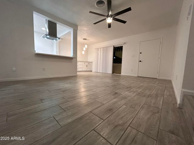 3416 N 44TH Street 10, Phoenix, AZ 85018