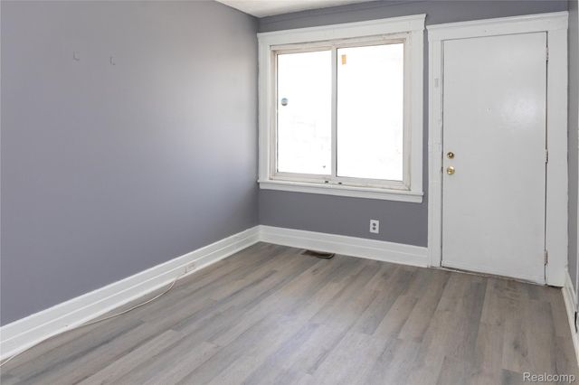 2441 Holbrook Street, Hamtramck, MI 48212