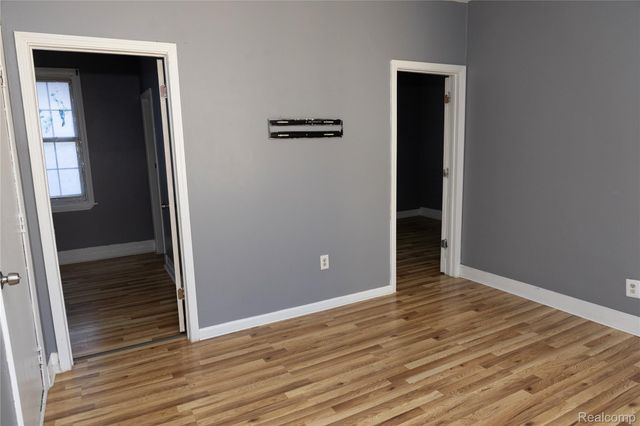 2441 Holbrook Street, Hamtramck, MI 48212