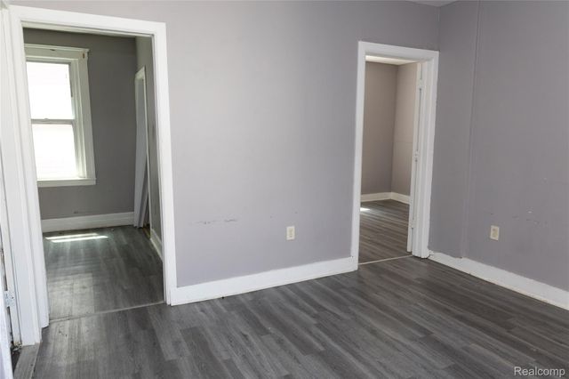 2441 Holbrook Street, Hamtramck, MI 48212