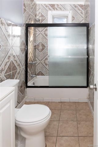 2441 Holbrook Street, Hamtramck, MI 48212