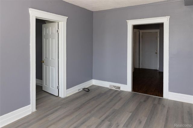 2441 Holbrook Street, Hamtramck, MI 48212