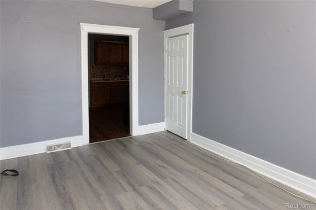 2441 Holbrook Street, Hamtramck, MI 48212