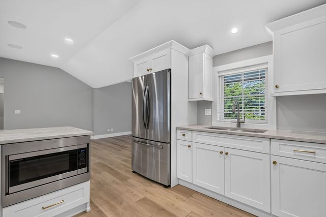240 S Brainard Avenue 2, La Grange, IL 60525