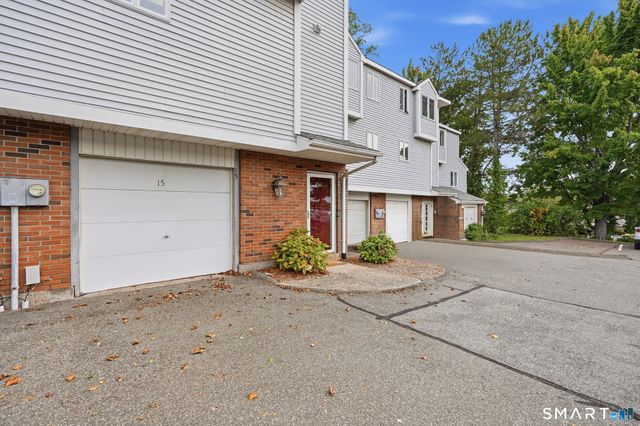 15 Brinley Way 15, Newington, CT 06111