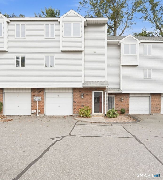 15 Brinley Way 15, Newington, CT 06111