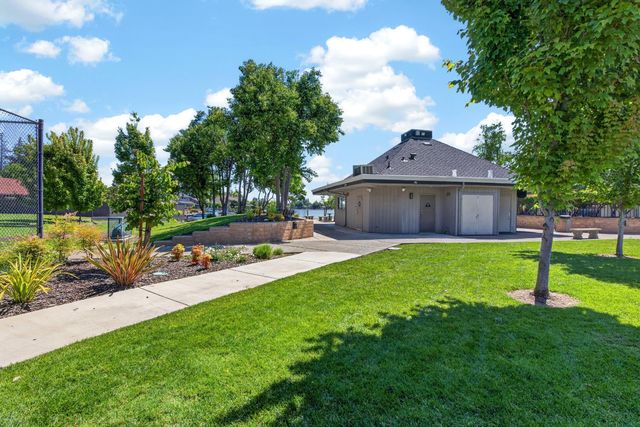 2743 Lost Creek Ct, Stockton, CA 95207