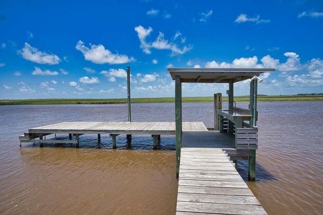 2028 County Road 201, Sargent, TX 77414