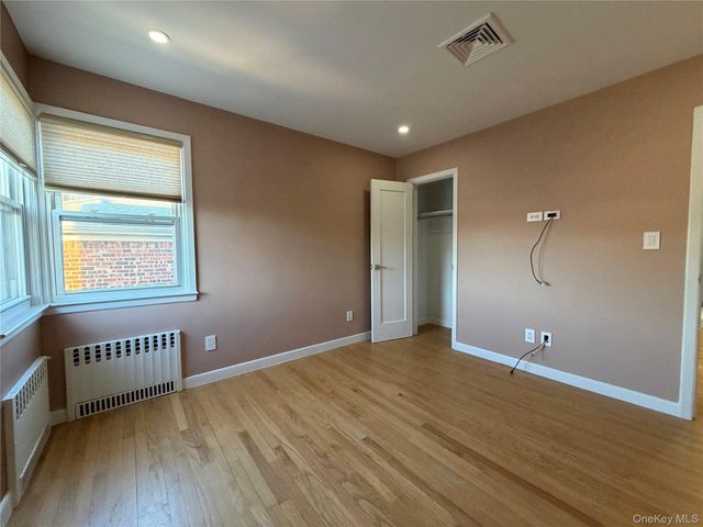 15447 20th Road 2nd FL, Whitestone, NY 11357