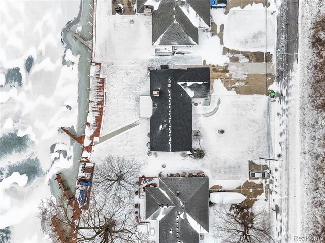 39520 Venetian Drive, Harrison Twp, MI 48045