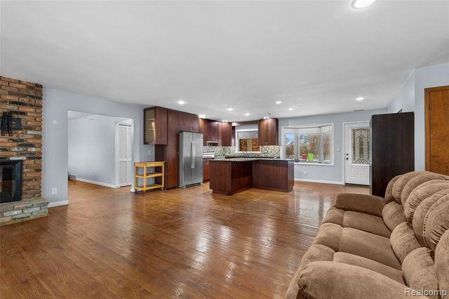 39520 Venetian Drive, Harrison Twp, MI 48045