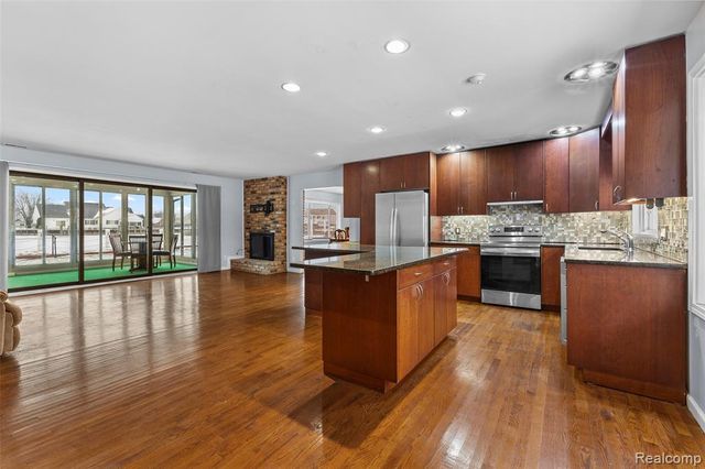 39520 Venetian Drive, Harrison Twp, MI 48045