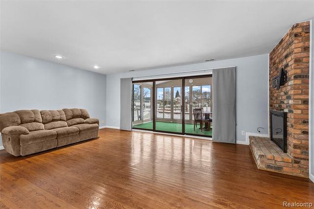 39520 Venetian Drive, Harrison Twp, MI 48045