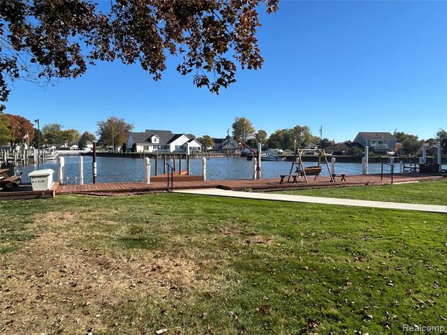 39520 Venetian Drive, Harrison Twp, MI 48045