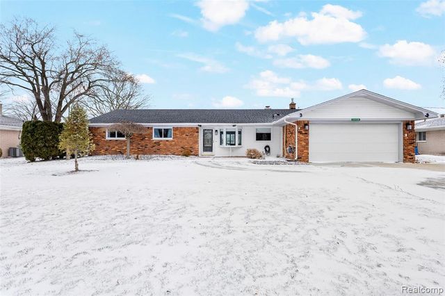 39520 Venetian Drive, Harrison Twp, MI 48045