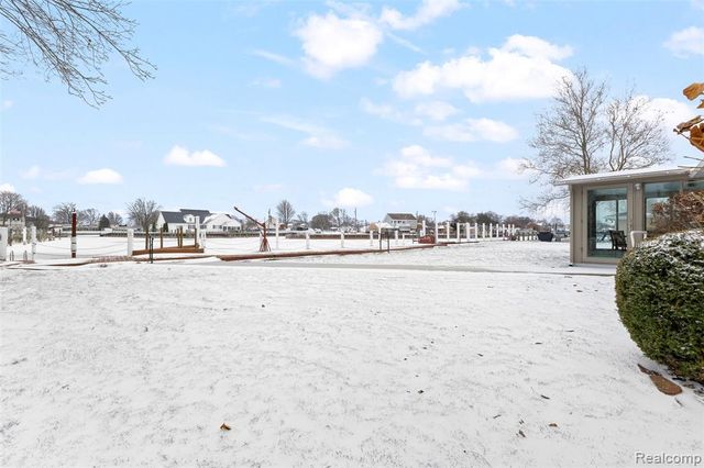 39520 Venetian Drive, Harrison Twp, MI 48045