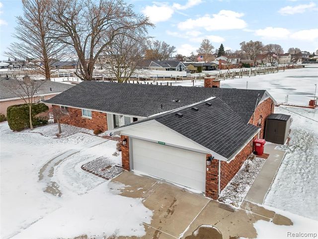 39520 Venetian Drive, Harrison Twp, MI 48045