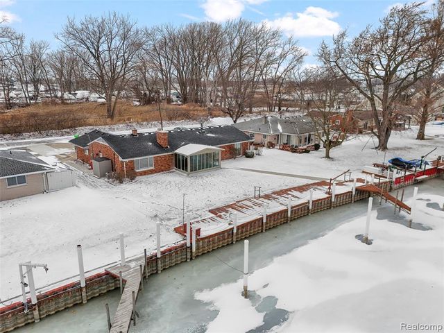 39520 Venetian Drive, Harrison Twp, MI 48045