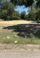 1329 Ash Crescent Street, Fort Worth, TX 76104