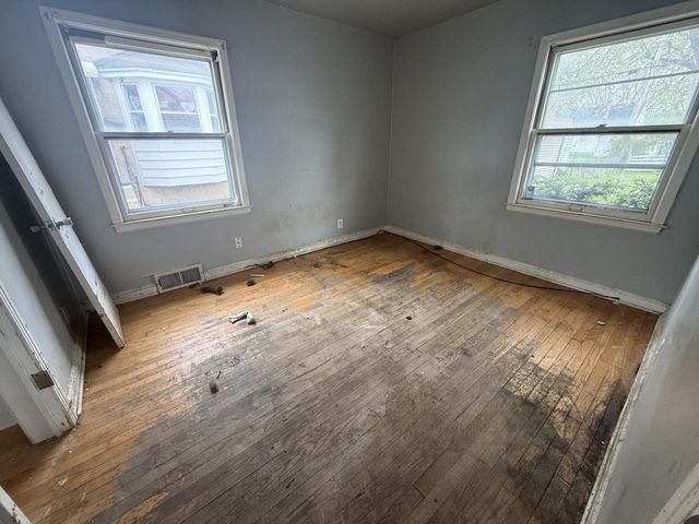 5466 N 57th STREET, Milwaukee, WI 53218