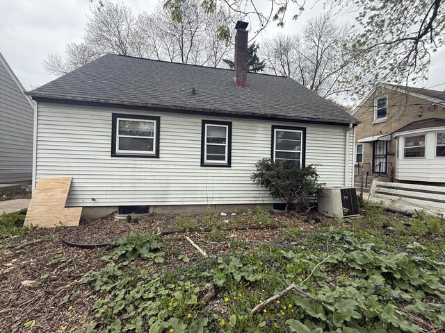 5466 N 57th STREET, Milwaukee, WI 53218