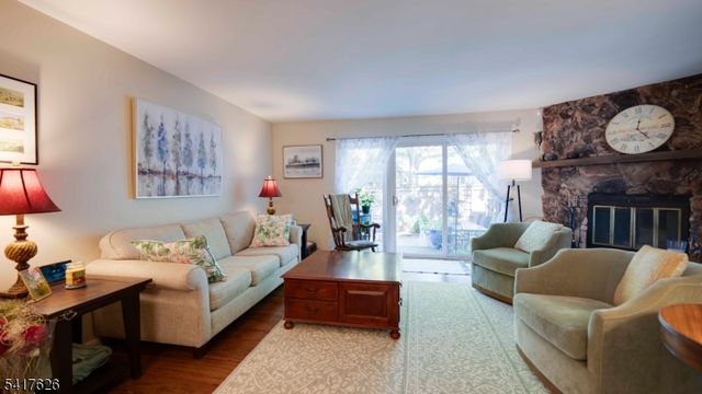 466 Brookside Ln, Hillsborough Twp., NJ 08844