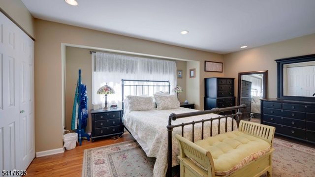 466 Brookside Ln, Hillsborough Twp., NJ 08844